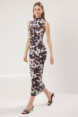 Koyu Kahverengi Inek Bask?l? Maxi S?f?r Kol Drapeli Bodycone Esnek Orme Elbise TWOSS24EL00101