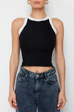 TRENDYOLMILLA Beyaz Halter Yaka Kontrast Biye Detayl? Fitilli Esnek Orme Atlet TWOSS24AL00027  фото 9