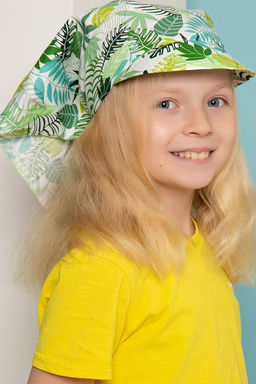 Косынка из натурального хлопка с козырьком (зеленая монстера) - Lt collection фото 6