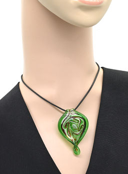 Стеклянный кулон ручной работы Лист 40*60мм цв.зеленый