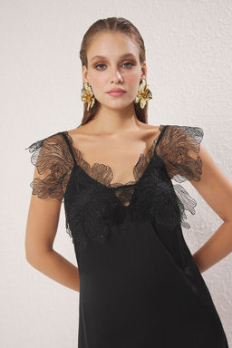 Trendyolmilla Siyah Dantel Detayl? Astarl? Saten Dokuma Midi S?k Elbise TPRSS25EL00232  фото 2