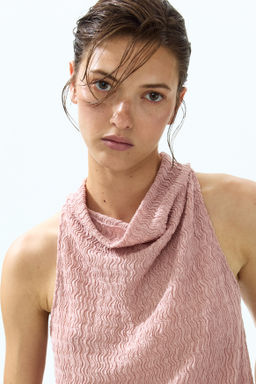 Top efecto arrugado con escote drapeado - H&m фото 5