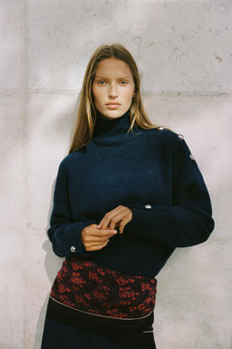 SOFT KNIT SWEATER WITH BUTTONS