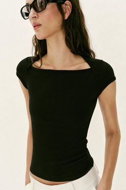 CAMISETA ESCOTE CUADRADO / Negro - Zara фото 2