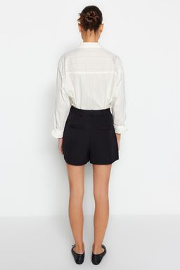 Siyah Nervur Detayl? Dokuma Sort TWOSS23SR00079