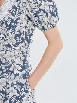 Платье из хлопка с кружевным воротником OD-948-2 белые цветы на синем