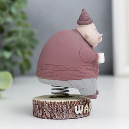 Фигурка на пружинке «Дедуля в колпаке, с кружкой», полистоун, 8.5×5.5×6 см