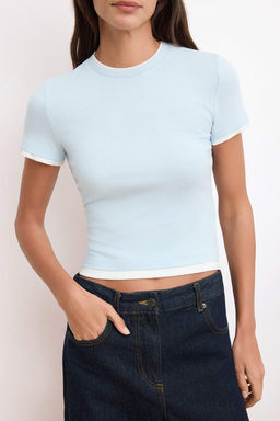 TRENDYOLMILLA Siyah Viskoz/Yumusak Kumasl? Renk Bloklu Vucuda Oturan Esnek Orme T-Shirt TWOSS24TS00063  фото 34