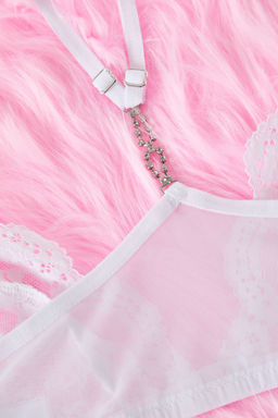 Beyaz Dantelli Jartiyerli ve Corapl? Ip Ask?l? Kaps?z Orme Ic Camas?r? Tak?m? THMAW24CC00013