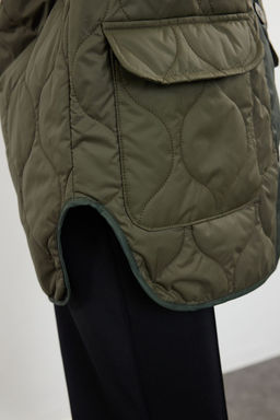 TRENDYOLMILLA Haki Renk Bloklu Su Itici Kapitone Mont TWOAW23MO00134 фото 20