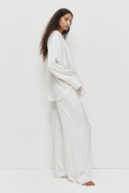 Camisa de pijama satinada con detalles decorativos - H&m фото 5