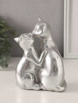 Фигурка полистоун Кот с кошкой. Поцелуй, серебро, 12?7.5?16 см