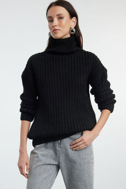 TRENDYOLMILLA Siyah Genis Kal?p Yumusak Dokulu Basic Triko Kazak TWOAW25KZ00057