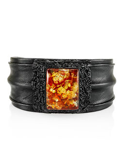 Эффектный браслет из натуральной кожи и искрящегося янтаря Нефертити