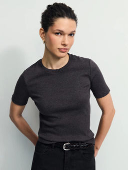 Базовая футболка в рубчик / Zarina