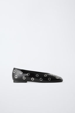STUDDED BALLERINAS