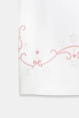 CAMISETA BORDADOS CONTRASTE / Blanco - Zara фото 3