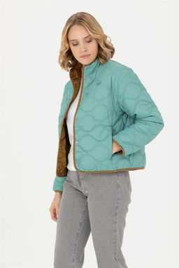 Женское светлое пальто цвета хаки Неожиданная скидка в корзине