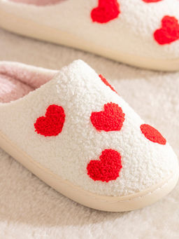 Kalp Desenli Kad?n Ev Terli?i