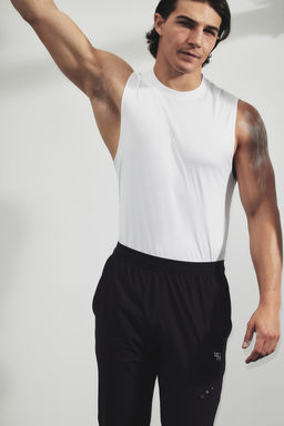 Pantalon de deporte en DryMove