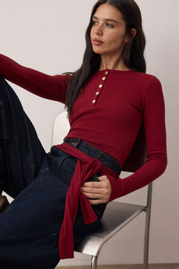 Bordo Bisiklet Yaka Dugmeli Fitted/Vucuda Oturan Esnek Fittilli Orme Bluz TWOAW26BZ00063