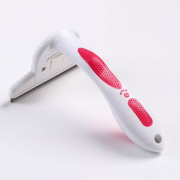 Дешеддер большой со съёмным лезвием, 15 х 10,5 см, бело-розовый - Пижон фото 2