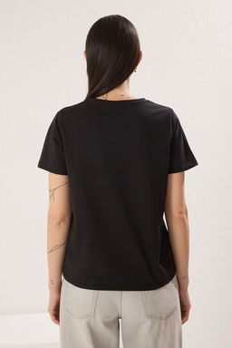 TRENDYOLMILLA Siyah-Siyah 2Li Paket %100 Pamuk Regular Bisiklet-V yaka Orme T-Shirt TWOSS25TS00189 фото 4