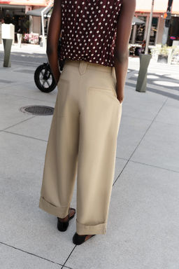 PANTAL?N PINZAS BAJO VUELTA / Camel claro - Zara фото 7