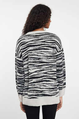 Siyah Yumusak Dokulu Zebra Desenli Triko H?rka TWOAW25HI00239 - Trendyolmilla фото 12