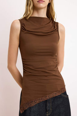 Kahverengi Fitted/Vucuda Oturan Asimetrik Dantel Detayl? Esnek Orme Bluz TWOSS26BZ00442 - Trendyolmilla фото 3