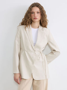 Ku?akl? Yaka Kad?n Blazer Ceket