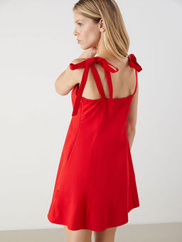 Kare Yaka Mini Elbise