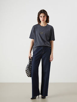 Bisiklet Yaka Kalp Nak??l? Oversize Kad?n Ti??rt