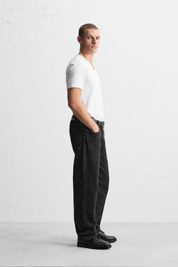 BASIC V-NECK T-SHIRT - Zara фото 4