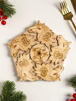 Подставка под горячее «Лошадь в цветах», 20 см, можжевельник