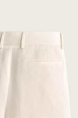 BERMUDA WIDE FIT PLIEGUES / Blanco roto - Zara фото 8