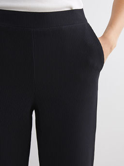 Beli Lastikli Havu? Kesim Dokulu Kad?n Pantolon