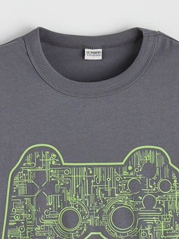 Bask?l? Erkek ?ocuk Ti??rt