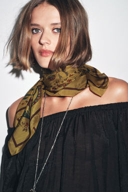 PRINTED SCARF WITH SILK