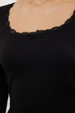 Trendyolmilla Siyah Kare Yaka Dantel Detayl? Crop/K?sa Orme Bluz TWOAW25BZ00007  фото 9