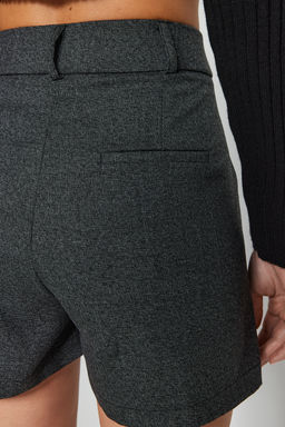 TRENDYOLMILLA Antrasit Regular Kal?p Dokuma Sort TWOAW24SR00060