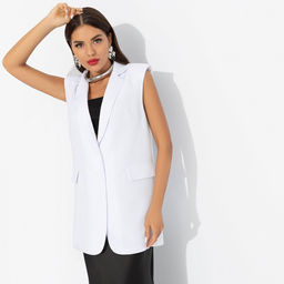 Жилет с подплечниками, Каноны глянца (белый)