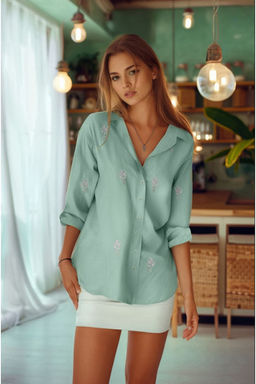 TRENDYOLMILLA Ekru Cicek Nak?s Detayl? Pamuklu Oversize Genis Kesim Dokuma Gomlek TWOSS22GO0246