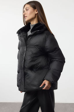 TRENDYOLMILLA Siyah Oversize Yakas? Pelus Detayl? Sisme Mont TWOAW25MO00318  фото 8