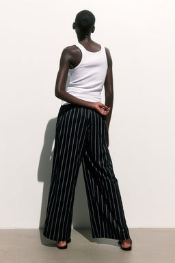 MAMA Pantalon con efecto arrugado