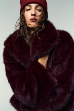 SHORT FAUX FUR COAT WITH FIREMAN CLASPS - Zara фото 5