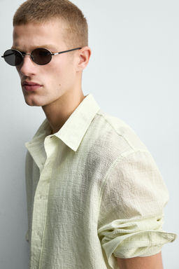 CAMISA FLUIDA RELAXED FIT ESTRUCTURA / Verde claro