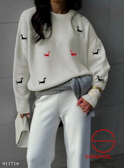 Свитер женский с таксами