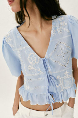 BLUSA LAZOS BORDADOS PERFORADOS / Azul claro - Zara фото 5