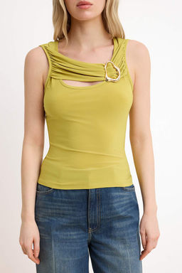 Yag Yesil Fitted/Vucuda Oturan Havuz Yaka Kolsuz Aksesuar Detayl? Esnek Orme Bluz TWOSS26BZ00472